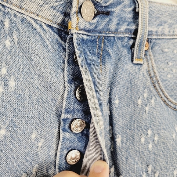 Levi's Premium 501 Button Fly All Over Distressing Embossed Patch Size 31 - Picture 3 of 9
